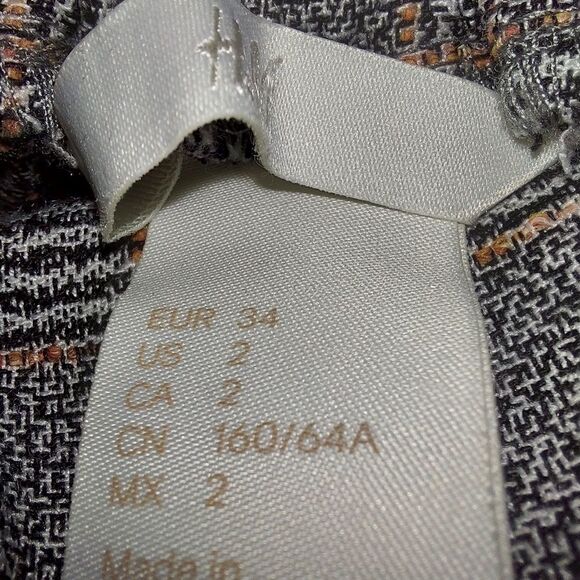 2/$20 H&M belted plaid skirt - Picture 4 of 5